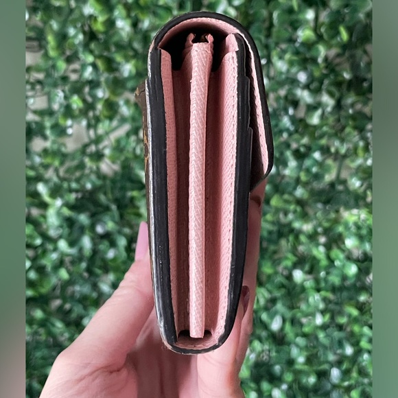 Louis Vuitton Monogram Sarah Wallet with Rose Ballerine Interior - Picture 4 of 12